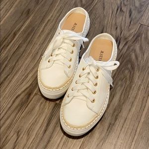 JustFab white sneaker mule slides 7.5
